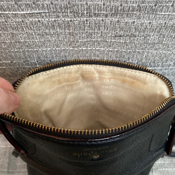 Kate Spade 💯 Authentic vintage small crossbody. - Picture 3 of 10